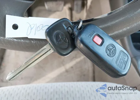 2003 Toyota Camry Le z USA, uszkodzony, nr VIN 4T1BE32K03U760397